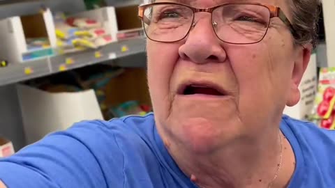 ANGRY GRANDMA IN STORE! 👵🏼🛒😡