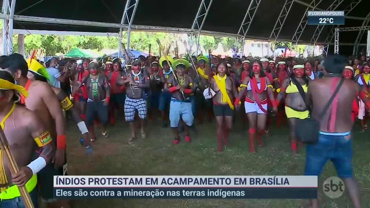 Índios montam acampamento para protestar em Brasília | SBT Brasil (04/04/22)