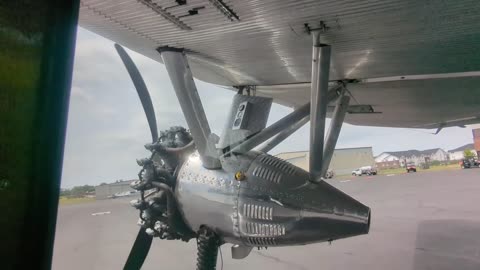 Flight aboard a 1928 Ford Tri-Motor airplane