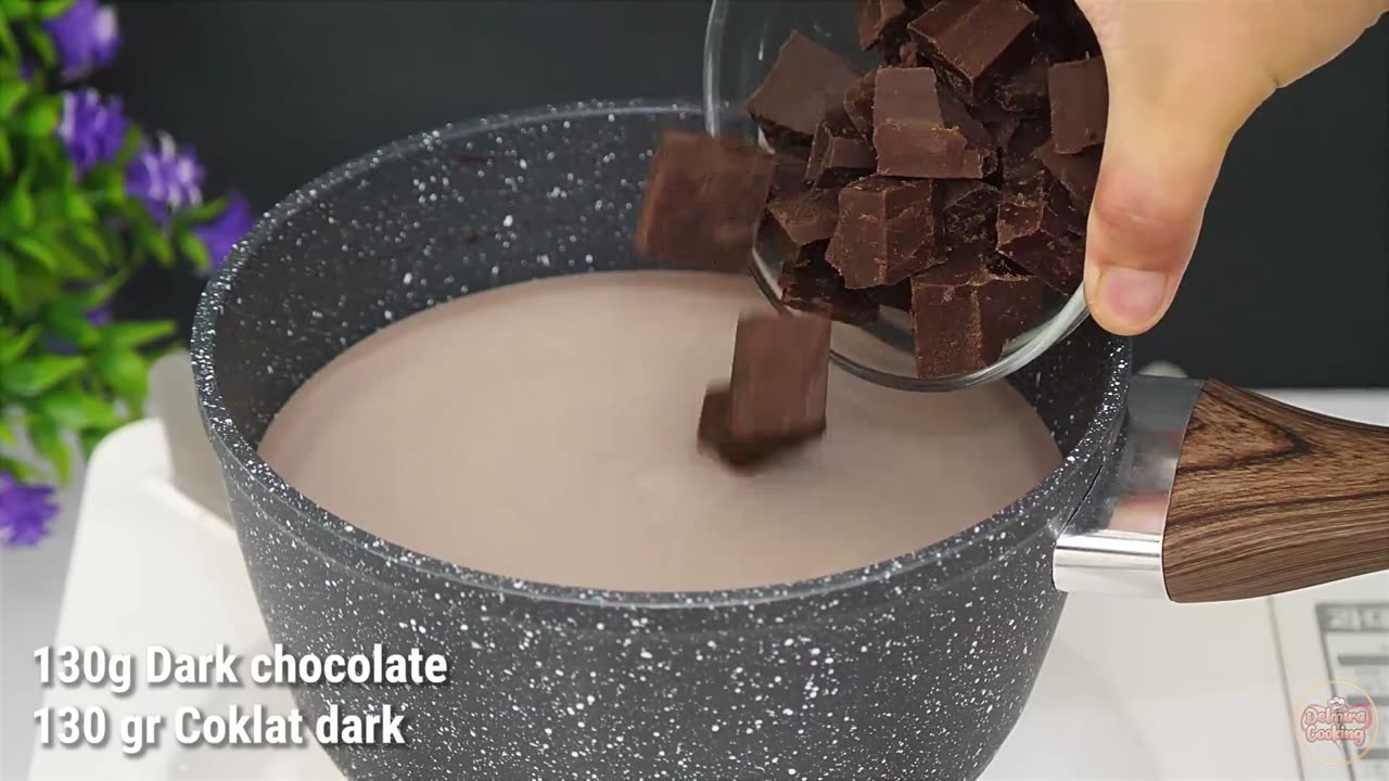 Do you have milk, chocolate and fruits! Make this incredibly delicious dessert