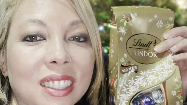 25 More Days to Christmas Countdown | Lindor Chocolate