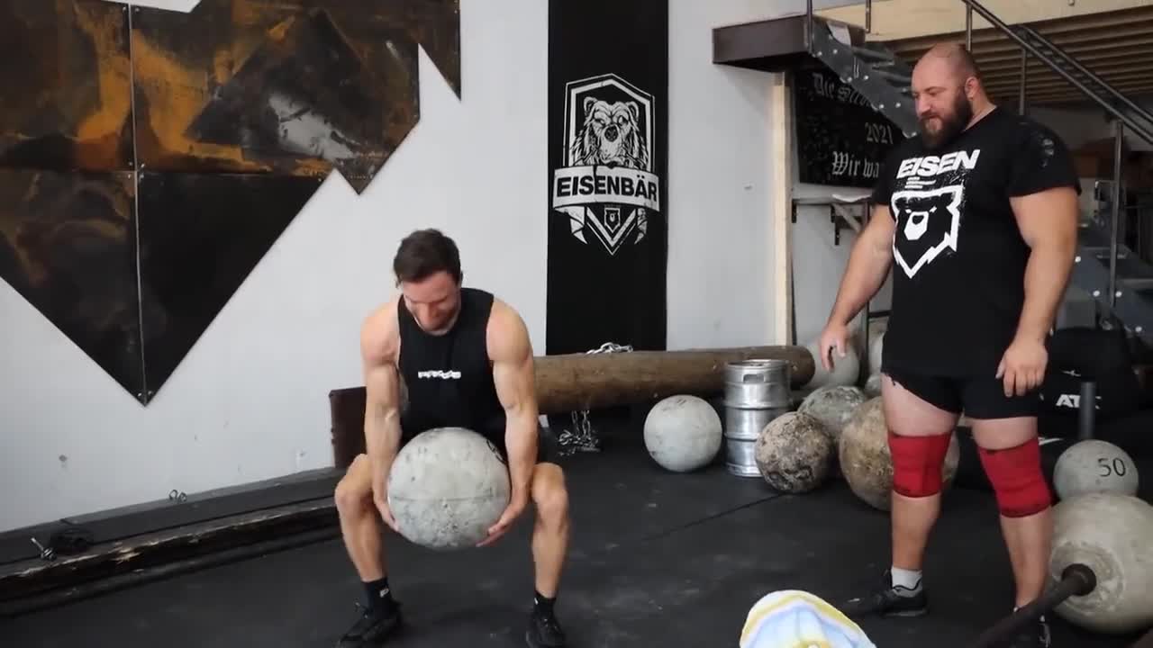 Sascha Huber VS. Strongman