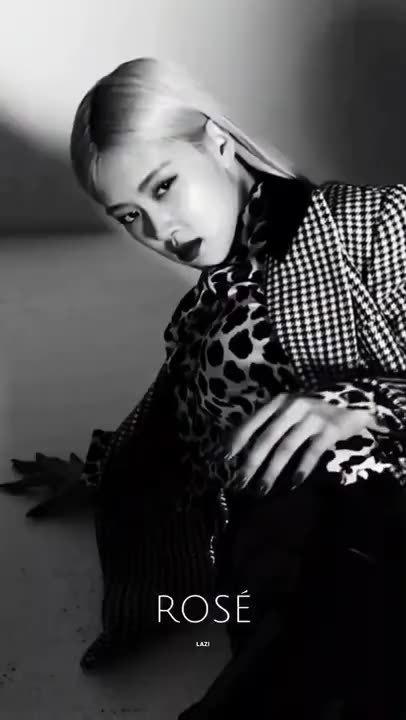 Model VS Rose Blackpink Wearing Same Outfit Fashion