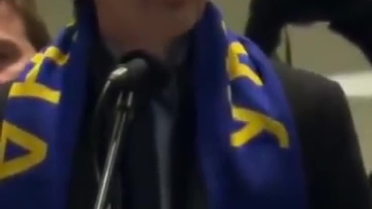 Trudeau shouts Glory to Ukraine & receives "F**k Trudeau!" in response