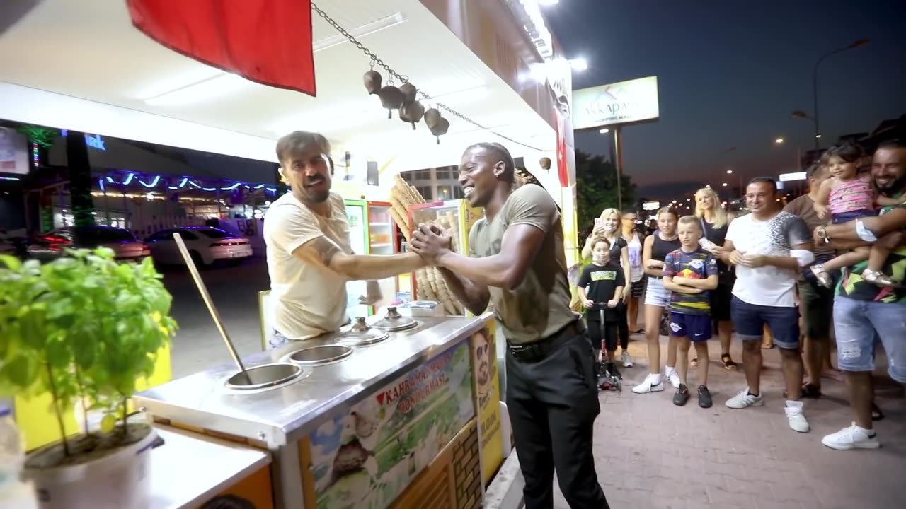 Crazy Turkish Ice Cream Seller, Çılgın Dondurmacı