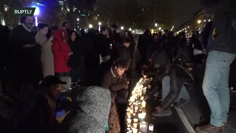 LIVE: Paris / France -Rally in honor of asylum seekers who died crossing English Channel takes place