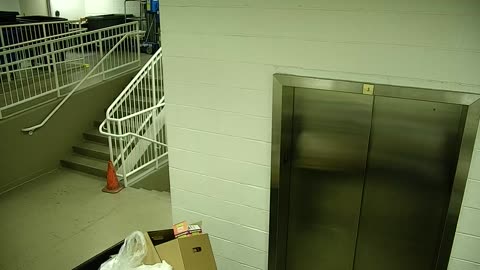 7110CVCULElevator#3Lobby_2021-01-06_02h40min00s977ms.mp4