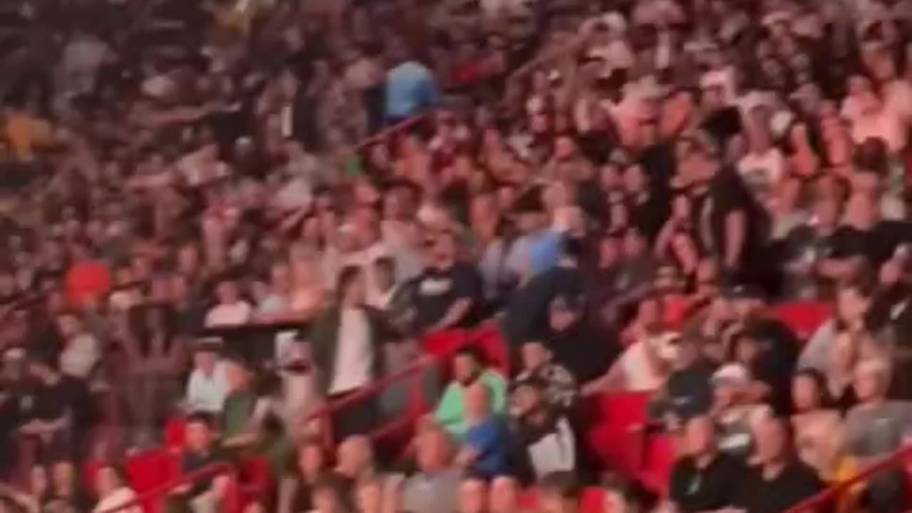 Donald Trump, MADE a SURPRISE VISIT TO UFC 287