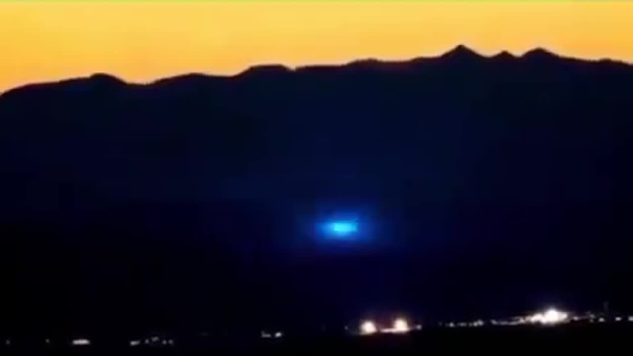 Area 51 Strange Lights Spotted By Viewer UFO ?