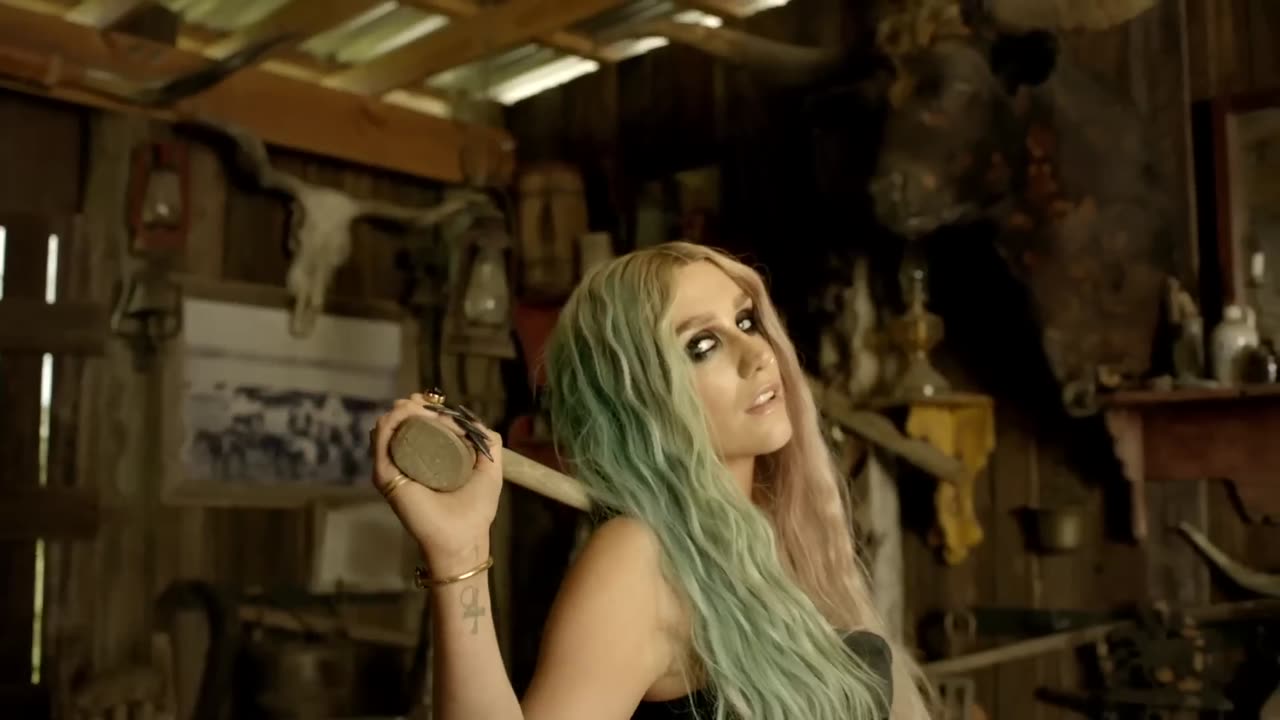 Pitbull, Ke$ha - Timber (featuring Ke$ha - Official Video)