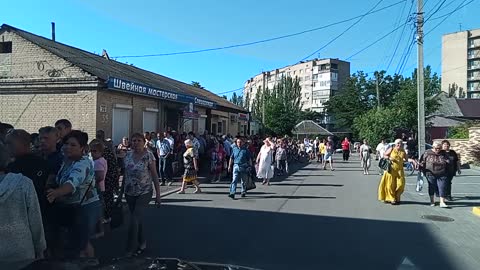 Ukraine War - Huge queues in Melitopol to apply for Russian citizenship