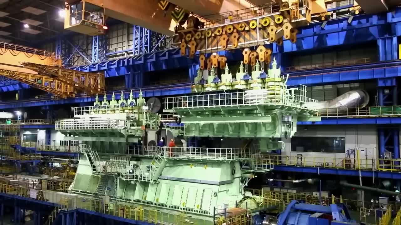 Chinese technology creates the largest ship engines, reaching heights of 16 meters.