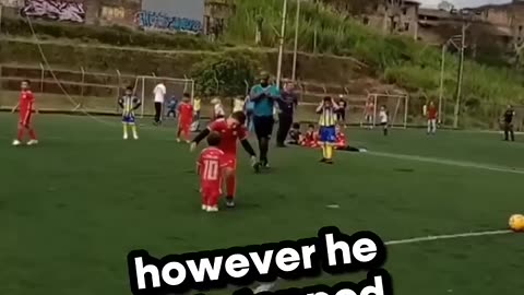 🤯 THIS LITTLE BOY INVADED A FOOTBALL FIELD THEN THIS HAPPEND 😳