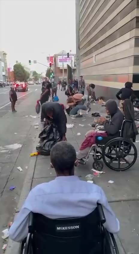 Mentre miliardi vengono versati icombattere la Russia, queste sono le scene a San Francisco