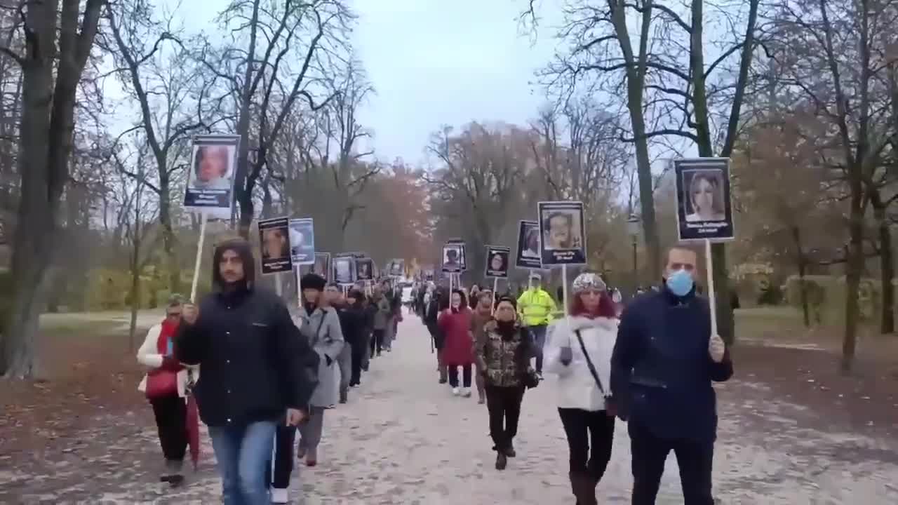 義大利，因接種新冠疫苗實驗針劑（C_19 vaccine）造成的“死亡潮”影像紀錄（令人悲痛的遊行…）