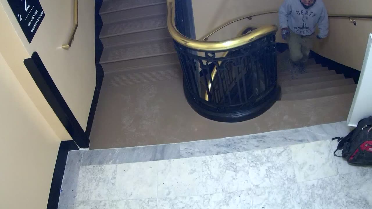 3489CHOB02Stair3_2021-01-06_08h00min01s267ms.mp4