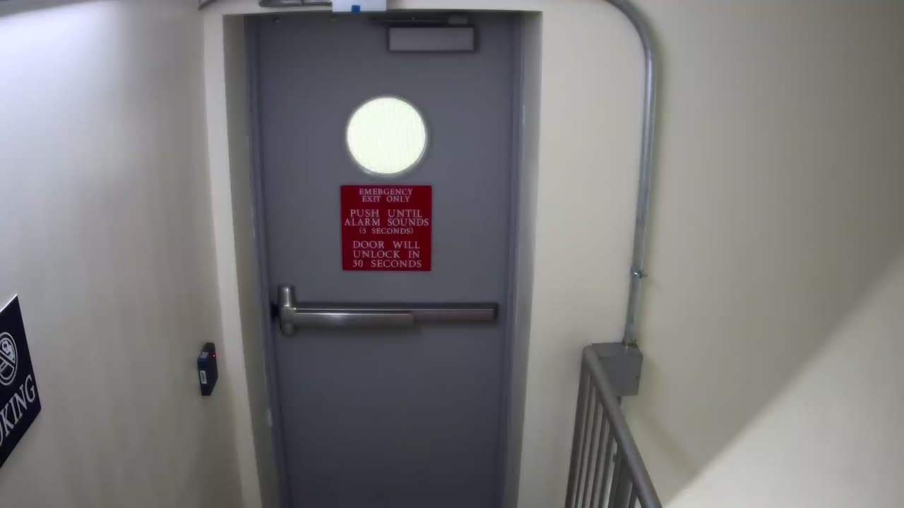 6153RHOBGRRGST1StairwellSide_2021-01-06_21h00min02s273ms.mp4