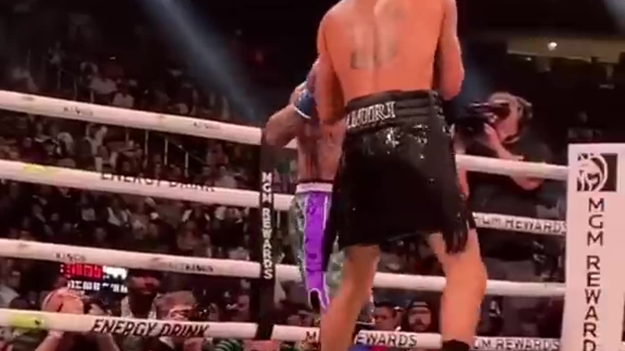 RYAN GARCIA FORCED TO TAKE A KNEE