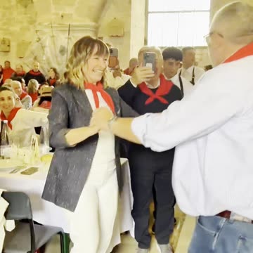 Video virale Fioroni balla con Donatella Tesei alla festa dei Ceri