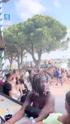 1500 African men formed spontaneous migrant mob army i