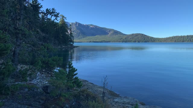 Central Oregon – Paulina Lake “Grand Loop” – Traversing the Shoreline Trail – 4K