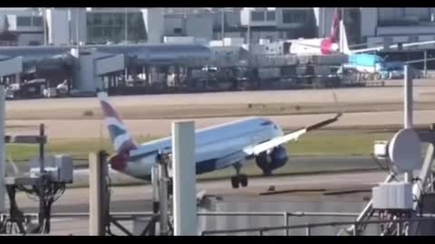 Tense moment high winds force a plane to abort landing at Heathrow airport