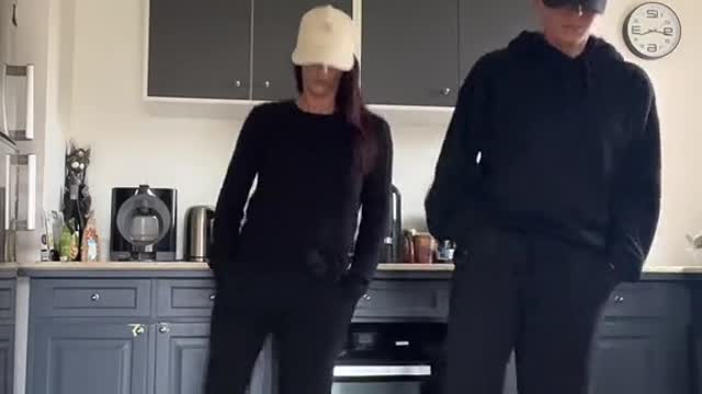 Cette danse nous intriguais bcp trop
