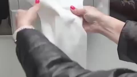 Continuous towel confuses people