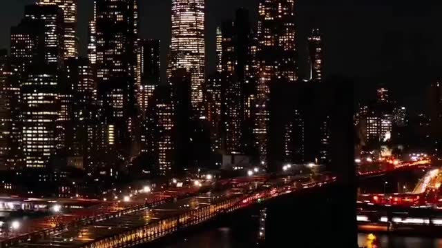 Flying over the Brooklyn bridge 🌉🌃 Thanks to the photo credit 😊