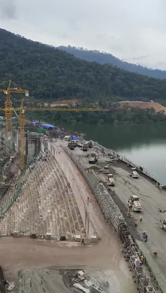 Spectacular hydroelectric power station