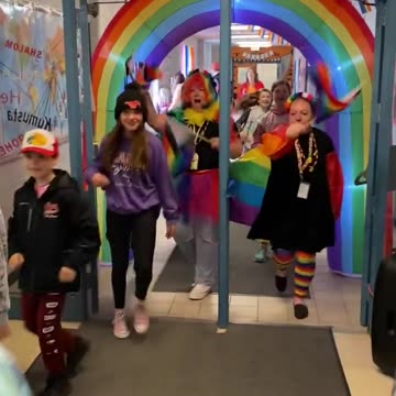 Commercial for homeschooling.