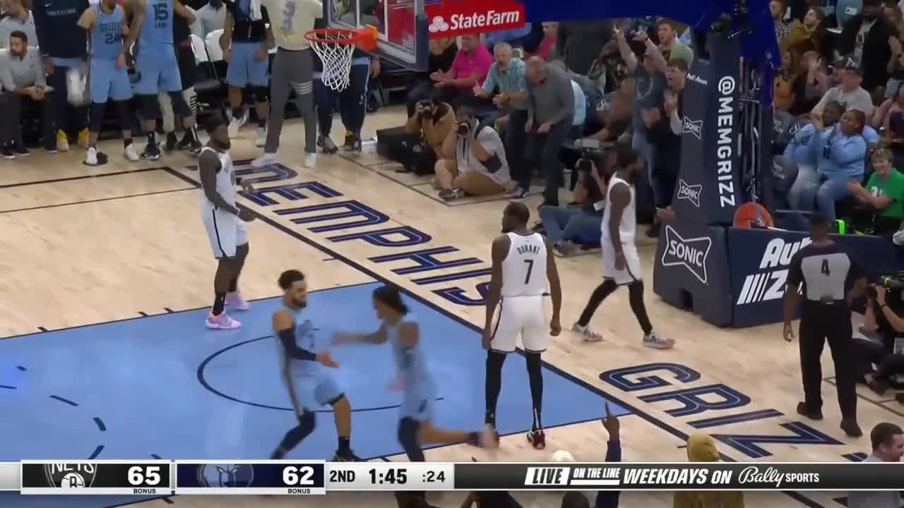 Ja RISES UP For INSANE Lefty Oop Finish!