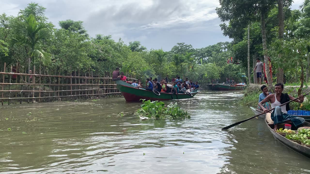 Boat music with dance