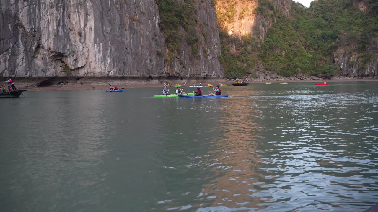 Took a cruise on Halong Bay, Vietnam. Day 1 videos.