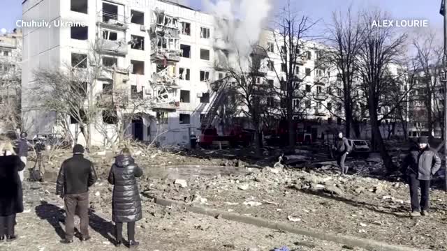 Civilian apartment buildings shelled in Kharkiv