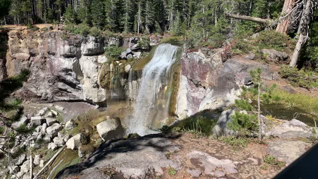 Central Oregon – Paulina Falls – Side View Overlook – 4K