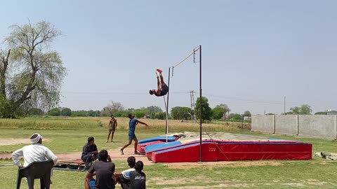 Pole Vault Best Jump Ever 😃