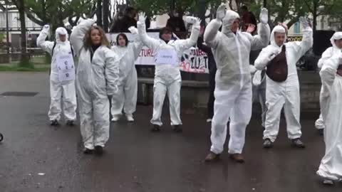 Les Masques Blancs Lyon à Givors danse HK le 1er Mai 2021