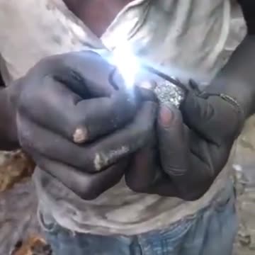 Electrical charged rocks were found in the congo
