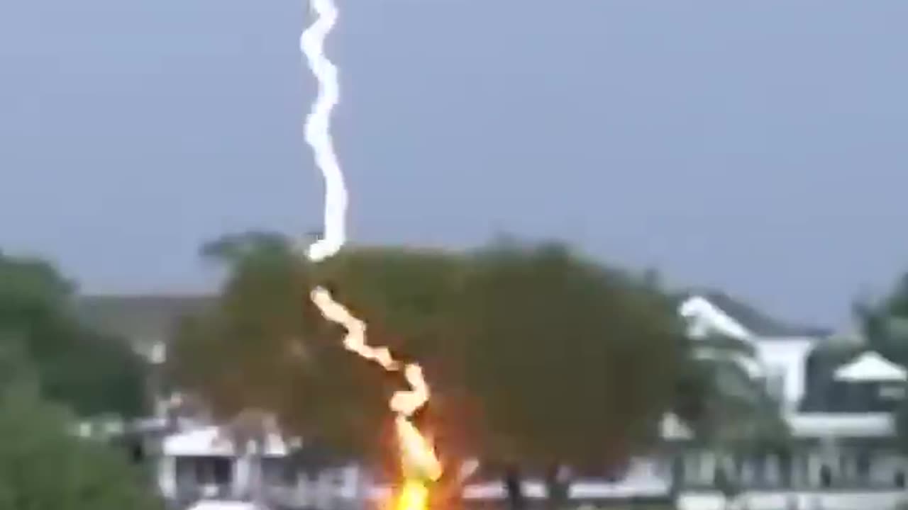 can lightning strike the same place twice?