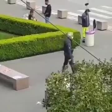 Per non dimenticare mai lo Stato di Polizia in cui ci hanno fatto ...