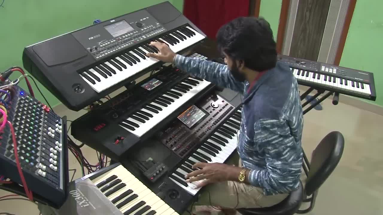 Mere Khwabon Mein Jo Aye.Cover Instrumental.Harjeet singh pappu