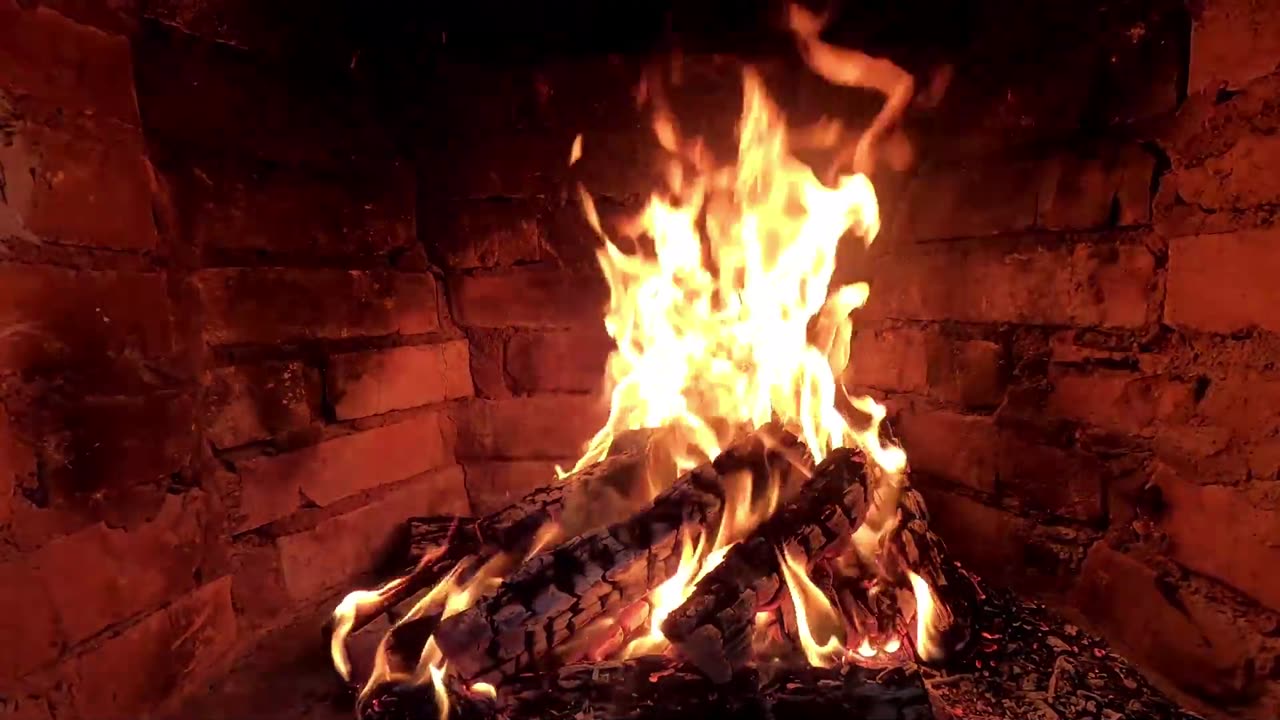 Relaxing Fireplace Sounds for a Cozy Hour - Soft Crackling Wood Fire Ambience