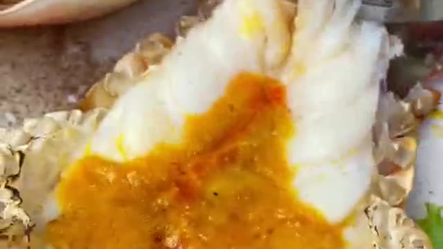 Eat a lobster