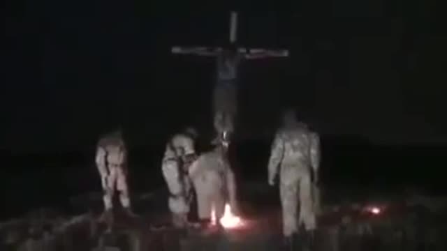 AZOV Brænder mand Levende, ikke for børn.