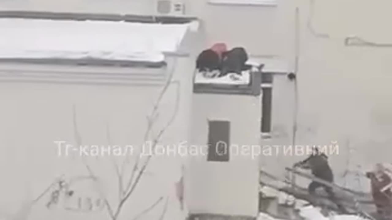 🔥 In Yekaterinburg (Russia), a large-scale fire broke out in a hospital. Russians