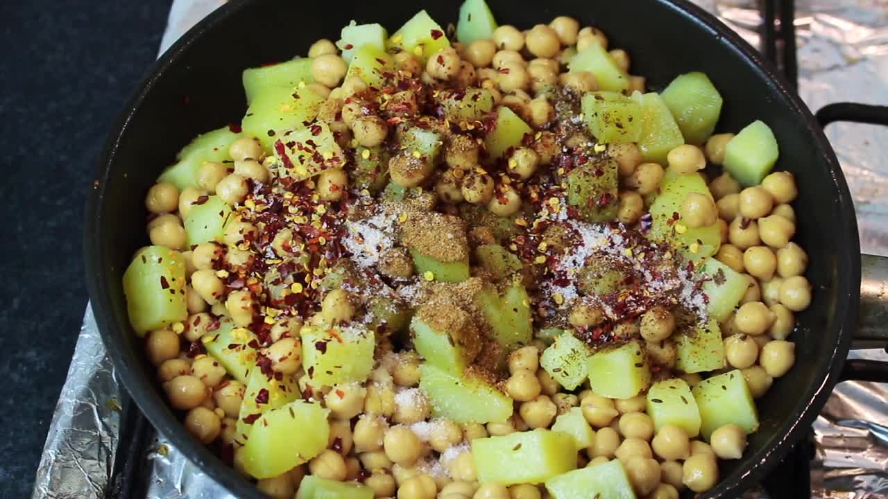 Masala Chana Chaat __ Chaat Recipe in Urdu - Hindi __ Pakistani Food Recipes __ Indian Food Recipes