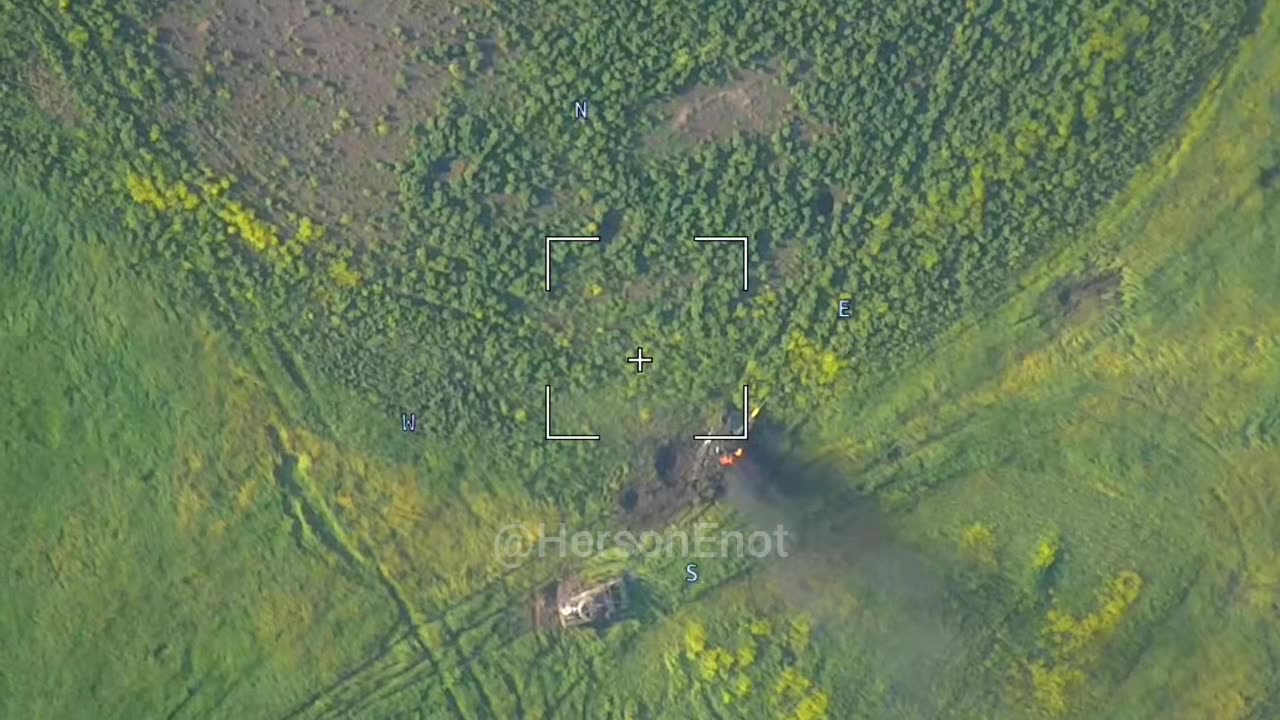 π·πΊπΊπ¦ The burning of Ukrainian armored vehicles near Soledar.
