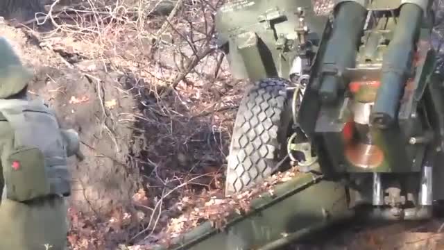 Artillerymen of the 1st Slavic brigade of the NM of the DPR