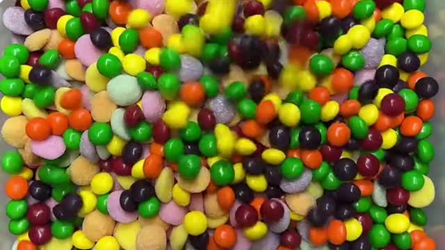 Replying to @Tumultus 🌈🤩You do now! Here’s our Skittles Mix!🤩🌈